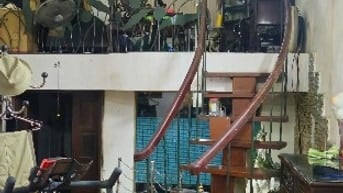Nhà 4T cũ căn góc P/Lô Võ Thị Sáu cách Mp 50m-cách oto tránh 20m