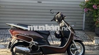 Bán xe Lead 2011, sơn còn mới, máy êm.