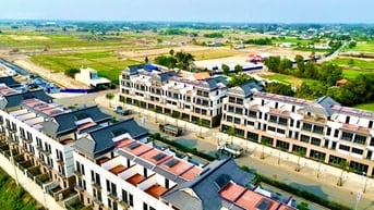 Vị trí độc quyền:11 nền nhà phố đường 3/2, cách Vinhomes 200m, giá F0