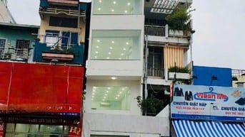 Cho thuê tòa nhà mặt tiền đường Nơ Trang Long CT TM giữa nhà