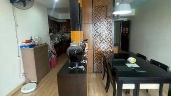 Chung cư Hoa Sen, Lạc Long Quân,Q11: 77m2, 2p ngủ, full NT,10tr