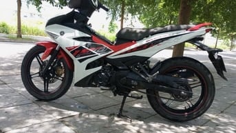 Nhà ít đi bán xe ích Sai tơ xe còn mới 