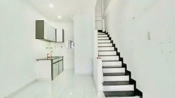 Nhà mới đúc lầu hẻm thông xe hơi 1 xẹc lê đức thọ gò vấp 7tr còn bớt