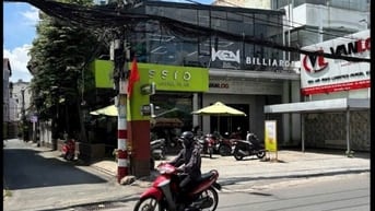 NHÀ 2 LẦU - MẶT TIỀN PHAN ĐĂNG LƯU (ngay PXL) 6,7x24m sàn 300m2