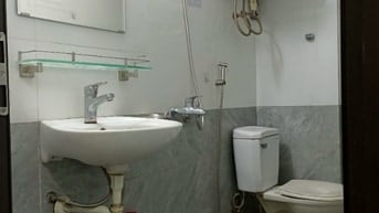 Cho thuê phòng trọ tầng 3 hoặc 4 nhà 4 tầng