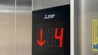 BÁN NHÀ MT 86 LÝ THÁI TỔ Q3 - NHÀ 2 MẶT TIỀN - THANG MÁY SỊN SÒ 