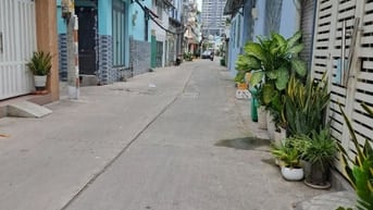 Nhà nhỏ xinh, hẻm xe hơi quận 7, chỉ nhỉnh 6 tỷ