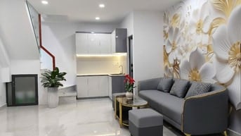Cách mặt tiền Hưng Phú chỉ 10m P9Q8.nhà mới 2lầu.