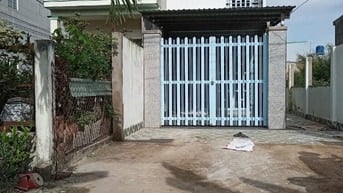 Nhà đẹp mới xây dựng ngay chợ Bình Chánh giá rẻ SHR hỗ trợ ngân hàng