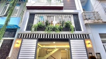 Đi nước ngoài định cư bán gấp nhà ở đường Trần Quý, phường 7, quận 11,