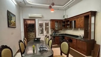 Nhà cao cửa rộng Nguyễn Văn Huyên, 2 thoáng, mặt đường ô tô to tránh