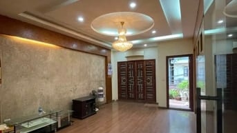 Nhà cao cửa rộng Nguyễn Văn Huyên, 2 thoáng, mặt đường ô tô to tránh