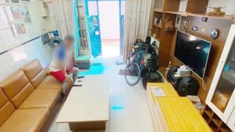 Nhà nguyên căn hẻm xe hơi, cách mặt tiền 1 căn nhà Nguyễn V Đậu, BT