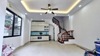 Ô TÔ ĐỖ CỬA, LÔ GÓC, K.DOANH – PHAN ĐÌNH GIÓT, HÀ ĐÔNG. 5 TẦNG. 7,7 TỶ