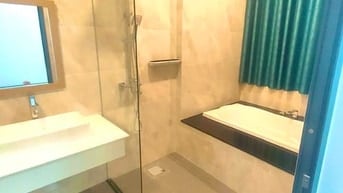 Bán nhà 5 tầng mới đẹp có thang máy mặt tiền đường Trần Nguyên Hãn