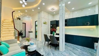 Bán nhà 45m2 Lâm Văn Bền, Q7 cách ĐH Tài chính Marketing 3p - 1tỷ980