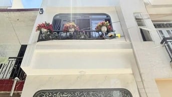 Cô Mai bị giật hụi bán gấp nhà hẻm xe hơi 2tỷ890- Hồng Bàng,P12,Quận5