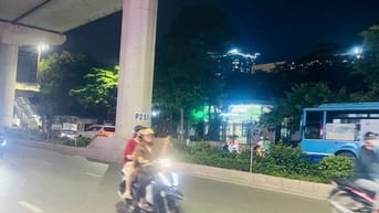 Nhà mặt phố Xuân Thủy siêu hời