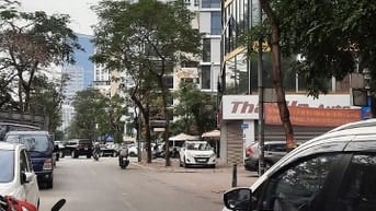 Bán đât tặng nhà 3 tầng, trung tâm Cầu Giấy, Hà Nội