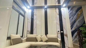Bán nhà 169 Phố Hoàng Mai, SH tránh nhau thoải mái, 26m2, Nhỉnh 5.3 tỷ