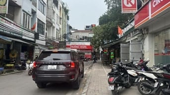 Bán nhà mặt phố Đội Nhân quận Ba Đình diện tích 102m2