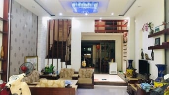 Cho thuê nhà LK ngõ 376 Đường Bưởi dt 75m x 4t ô tô đỗ cửa - VP - CTY