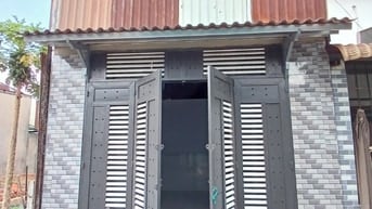Bán nhà DT: 4X12m gồm trệt lửng 2pn ,1w phòng khách rộng đường 4m bê t