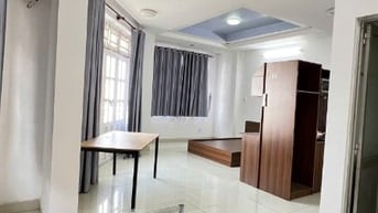 Phòng ban công mới Full nội thất cao cấp, Giá Tốt 4tr3 hơn 40m2