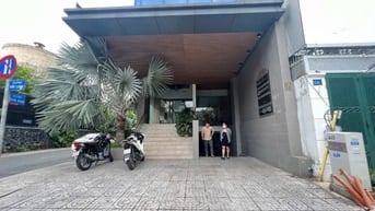 CHO THUÊ TÒA NHÀ VĂN PHÒNG GÓC 2 MT - GẦN VẠN HẠNH MALL