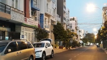 Cho sinh viên thuê phòng Nhà mặt tiền đường số 11, P.TK, Quận 7.