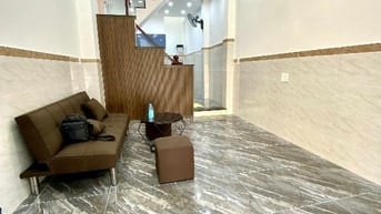 NHÀ ĐẸP VÀO O NGAY , TẶNG LẠI TOÀN BỘ NỘI THẤT ,HẺM XE HƠI  