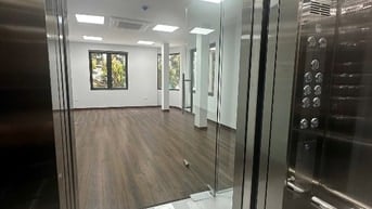 Chính chủ cho thuê toà nhà 6 tầng,Thang Máy tại Lạc Long Quân-Tây Hồ