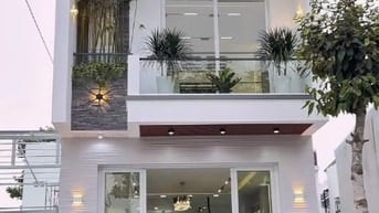 Nhà mới xây 120m2 ngay TT Thủ Dầu Một - SHR sang tên ngay - Nội thất c