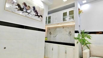 Tui chính chủ Cần bán nhà 3 lầu. P7 gv