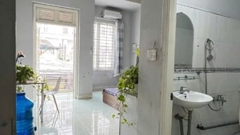 Chình chủ cho thuê phòng Ban Công Lầu 1 cực rộng thông thoáng