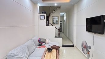 Cho thuê nhà riêng chính chủ 110m2, 1 trệt, 1 lầu, Lê Văn Lương,Q7