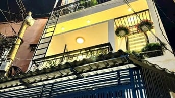 51m2! Giáp sân bay! Oto đỗ cửa! Bán nhà Quang Trung, P10. Ngay Vincom.