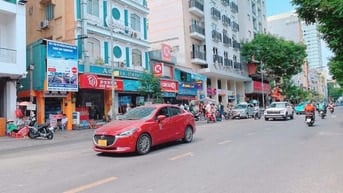 Cho thuê nhà MT Trần Hưng Đạo Q1 dt: 8m(15m) x 22m  6lL giá 170 triệu 