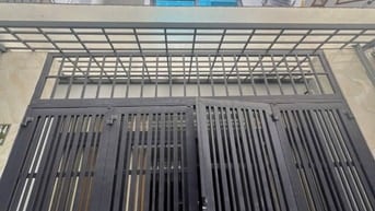 NHÀ MỚI HOÀN THIỆN , HẺM XE HƠI , CÁCH MT KHOẢNG 30m