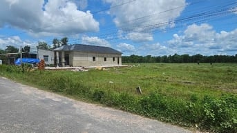 21m mặt tiền nhựa. Hơn 4000m2 có thổ cư. 4,5 tỷ