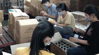 Sang Cần Vài Bạn Phụ Việc Đóng Và Giao Hàng