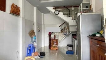 Cho thuê nhà 5m (XH) Âu Dương Lân, P.3, Q.8 giá 12tr