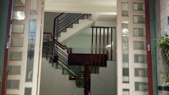 Cho thuê nhà 3m (BG) Lạc Long Quân, P.8, Q.Tân Bình giá 10tr