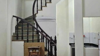 Cho Thuê NR Tại Quận Đống Đa,35M2x4,3PN,4WC,Ở GĐ hoặc Nhóm Kết Hợp KDO