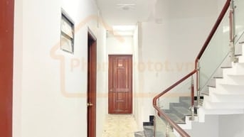 Nhà mới , sạch sẽ , đầy đủ nội thất