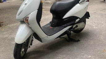 Cần bán xe Honda Lead 110cc kim phun điện tử, màu trắng