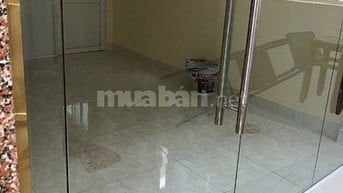 Cho thuê nhà đường Trần Phú, P.7, Quận 5, DT 63m2, có gác lửng