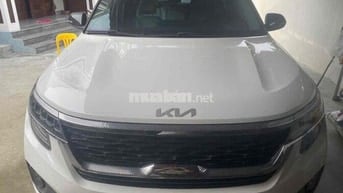 Kia Seltos 2022 Premium 1.4 AT - 7000 km