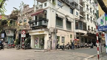 HIẾM-NHÀ LÔ GÓC 2 MẶT TIỀN -2 VỈA HÈ RỘNG KINH DOANH SẦM UẤT- Ô TÔ TRÁ