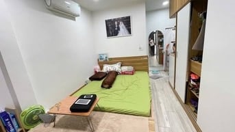 3ty2 Hẻm xe hơi đậu cửa 1 trệt 1 lầu nhà đẹp SHR 